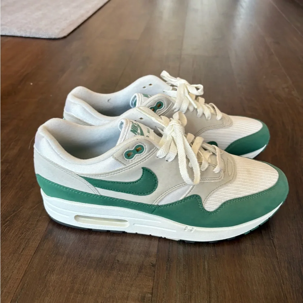 Nike Air Max Sneakers in Green and White - Picture 1 of 4